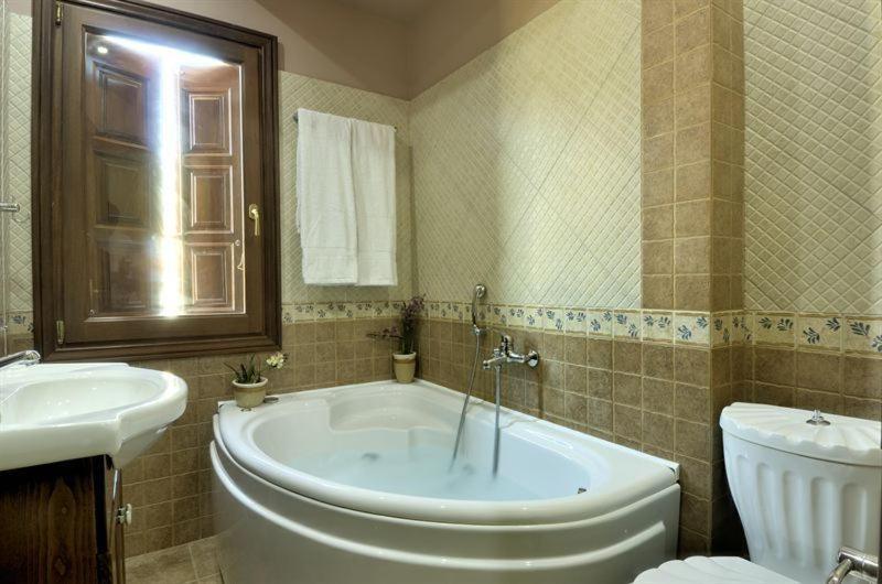 פורטאריה Iatrou Guesthouse חדר תמונה